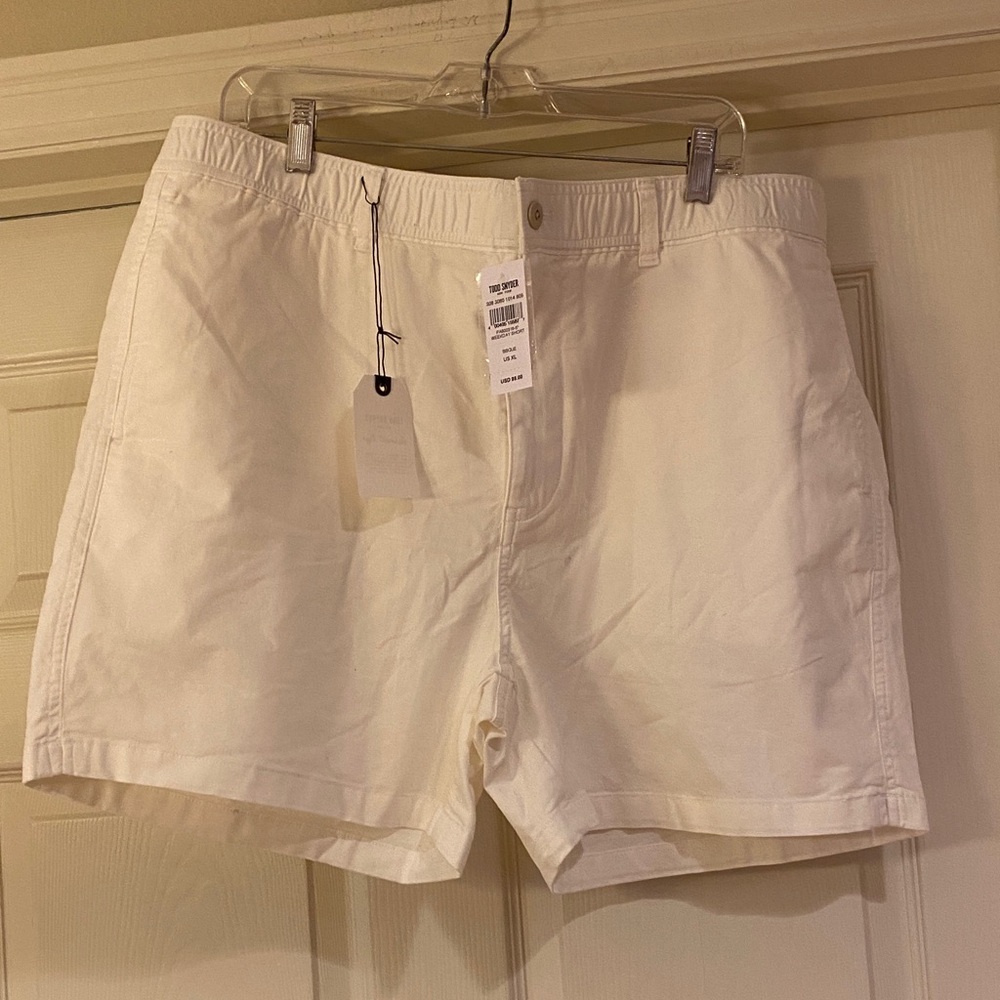 Todd Snyder White Flat Front Men’s Shorts